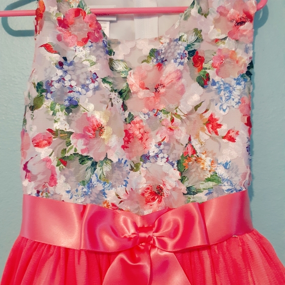 Beautifully Detailed Bonnie Jean Size 8 dress - Picture 2 of 4